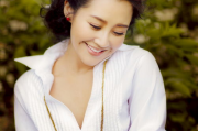 许晴日本女盛体图片,邂逅异国风情的女神风采
